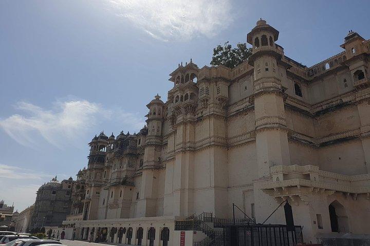 Ab Udaipur: Halbtagestour durch Udaipur mit Transfers