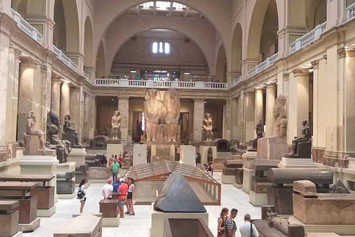 Privédag: Gizeh-piramides, Egyptisch museum en de oude markt