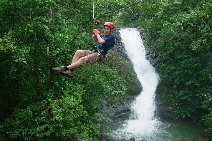 18 - Zipline äventyr över 11 vattenfall i Costa Rica
