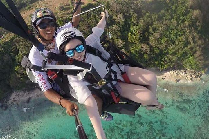 Parapente Bali em Uluwatu Cliff com fotos/vídeos
