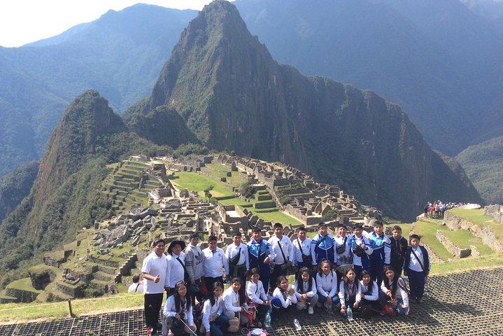 cusco - machu picchu - hellig dal - regnbue bjerg