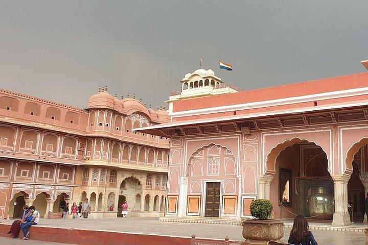 Jaipur: Ganztägige Privattour mit professionellem Reiseleiter im Auto