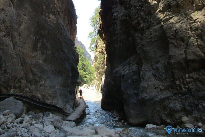 Samaria Gorge Trek: ガイド付きチャニア1日小旅行