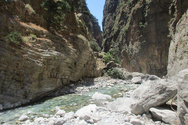 Samaria Gorge Trek: ガイド付きチャニア1日小旅行