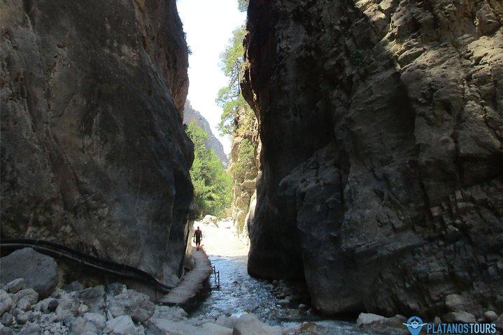 Samaria Gorge Trek: Full-Day Excursion from Rethymno with Guide