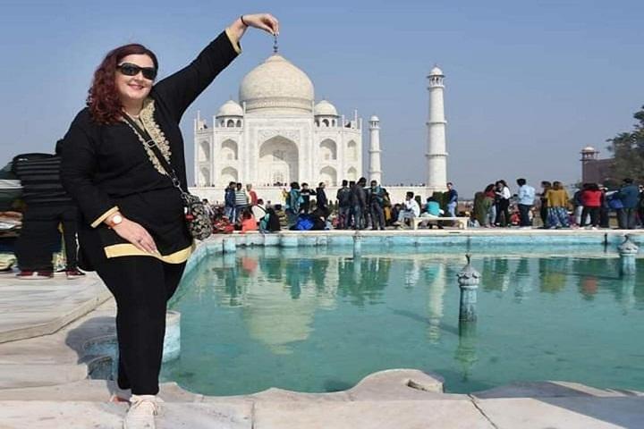 Taj Mahal Day Trip fra Delhi med superfast tog med 5 * måltid