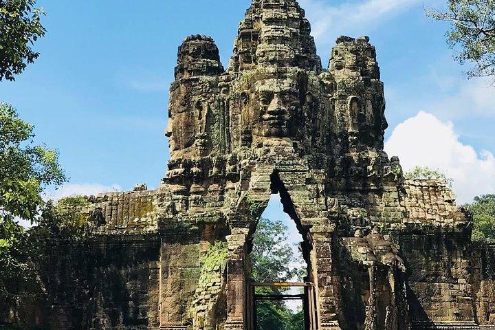 Tour privado de dia inteiro Angkor Wat Sunrise com guia de SiemReap
