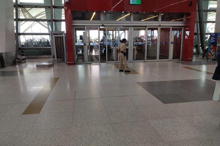 デリー市内プライベート往復送迎（VIPアシスタンス付き）