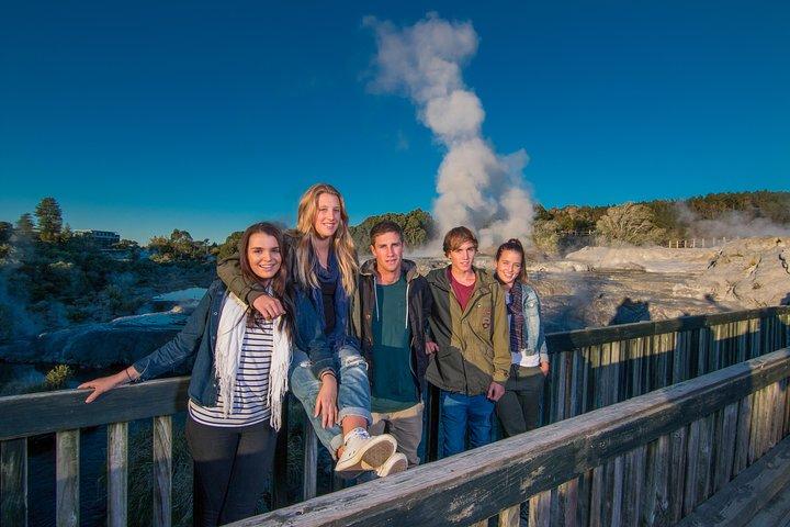 Visite privée d'Auckland à Rotorua et aux grottes de Waitomo Glowworm, petit groupe
