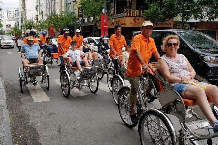 Tour di un'ora in giro per Saigon