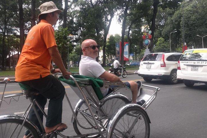 Tour di un'ora in giro per Saigon