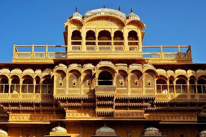 Best of Jaisalmer: Tagestour durch Fort, Havelis und Sonnenuntergang am See