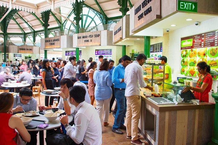 地元の食通と行くシンガポール ホーカー センター ツアー: 100% パーソナライズ