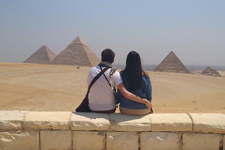 Private Guided Tour to Giza Pyramids and Sphinx