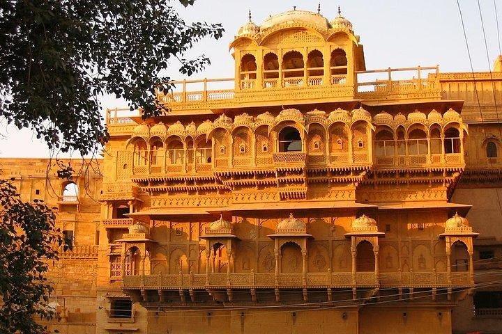 Da Jaisalmer: tour a piedi di Havelis con visita al tempio Jain