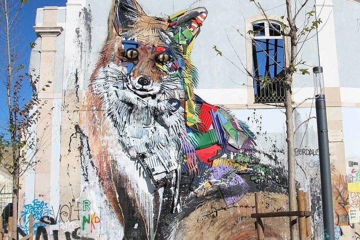 Lissabon Street Art - Privat Tuk Tuk tur med afhentning