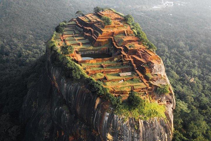 Viaje de aventura de 2 días desde trinco a sigiriya, con safari salvaje