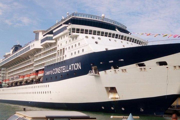 Transfer vom Kreuzfahrtterminal Celebrity Constellation Ravenna zum Flughafen Marco Polo