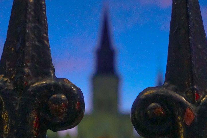 Crawl New Orleans : Haunted Pub Crawl & Ghost Tour