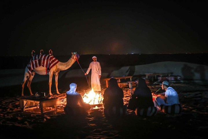Overnachting Desert Safari met Dune Bashing, Belly Dance, Camel Ride and Breakfast