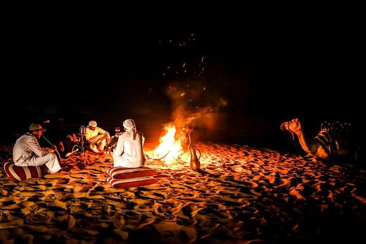 Overnachting Desert Safari met Dune Bashing, Belly Dance, Camel Ride and Breakfast