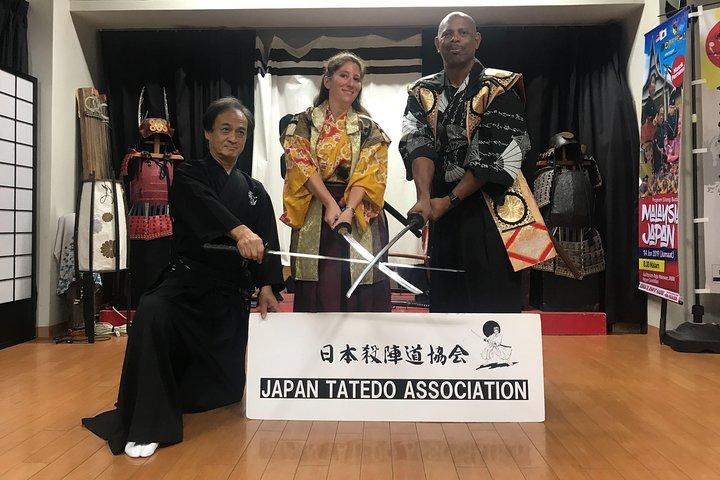 Aprenda a técnica 'Sword' da Katana de Samurai e Ninja