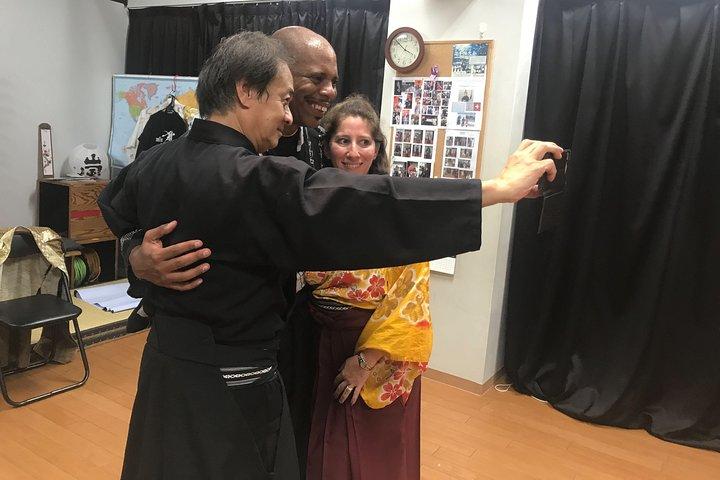 Aprenda a técnica 'Sword' da Katana de Samurai e Ninja