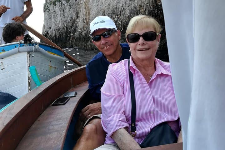 A special day in Capri - walking and boat tour