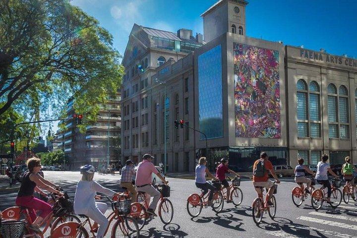 ブエノスアイレス自転車ツアー：サンテルモとラボカ地区