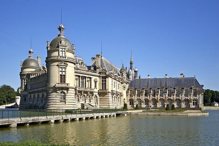 Chantilly Castle - Transportation Private Trip