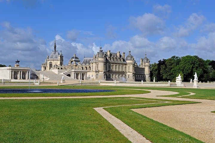 Chantilly Castle - Transportation Private Trip