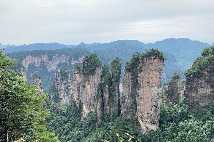 ラウンドウェイ弾道で広州からZhangjiajieへの3日間のプライベートツアー