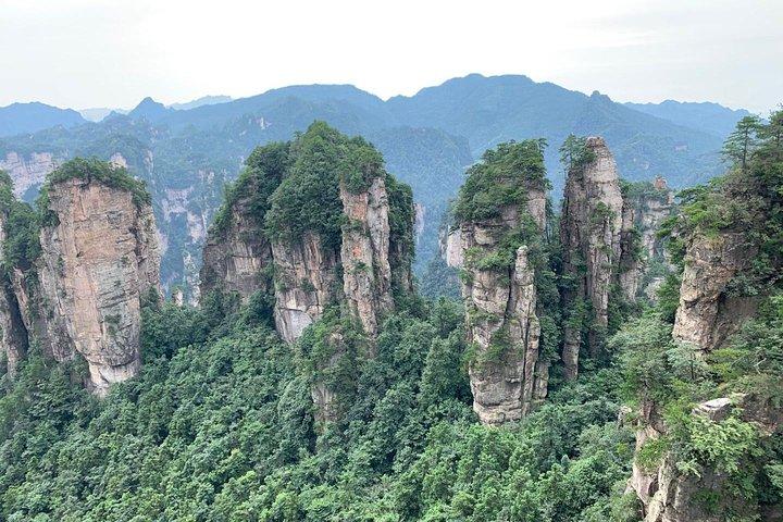 ラウンドウェイ弾道で広州からZhangjiajieへの3日間のプライベートツアー