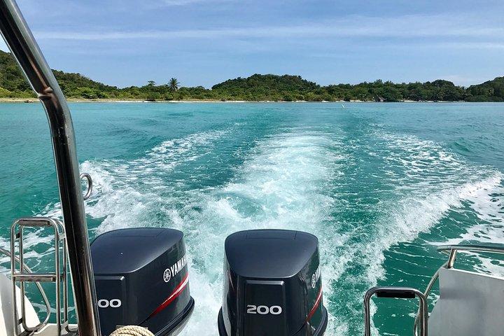 シュノーケリングと島巡り