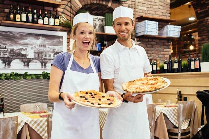 Pizza Mani Nel Cuore Di Roma