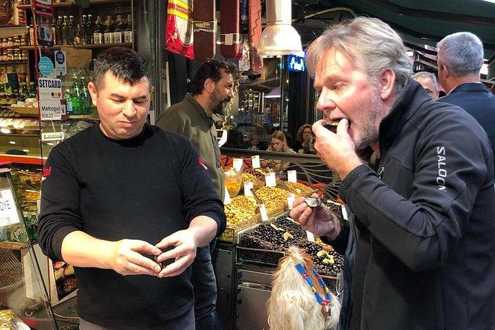 イスタンブールのヨーロッパとアジアサイドのプライベートフードツアー