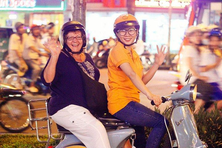 サイゴン ベスパ ツアー - インサイダー サイゴン