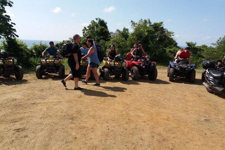 Excursion à Roatan: vélos tout-terrain d'une journée avec guide privé