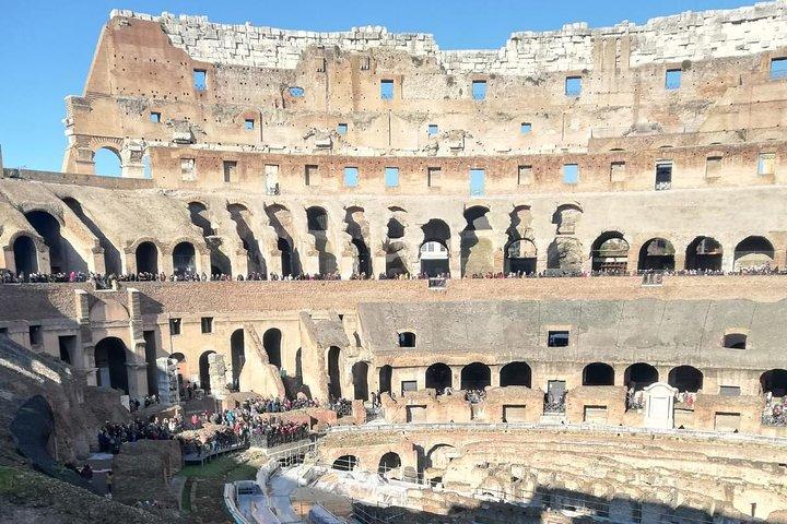 Visite privée du Colisée avec accès aux Arènes
