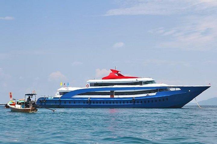 Excursión a la isla Phi Phi en Big Boat en Royal Jet Cruiser (primera clase)