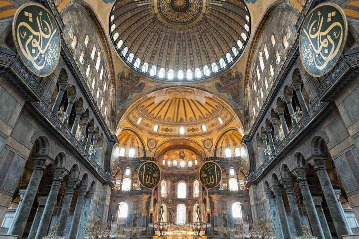 5-Day Istanbul and Cappadocia Tour with a Hot Air Balloon Flight