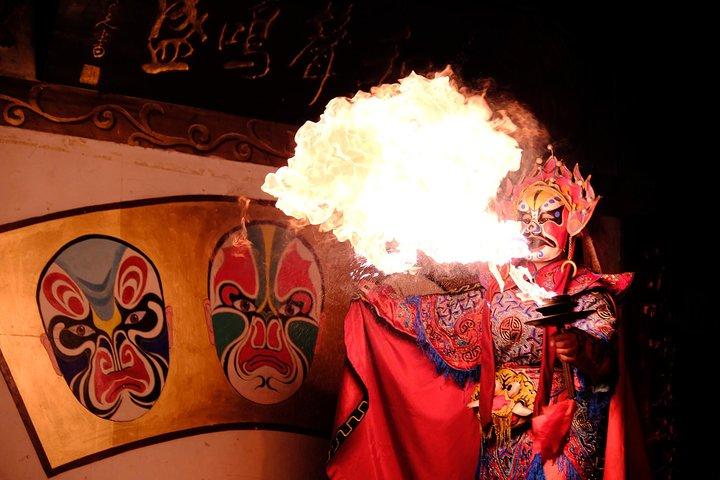 ドアツードアのプライベート送迎付き四川変面劇