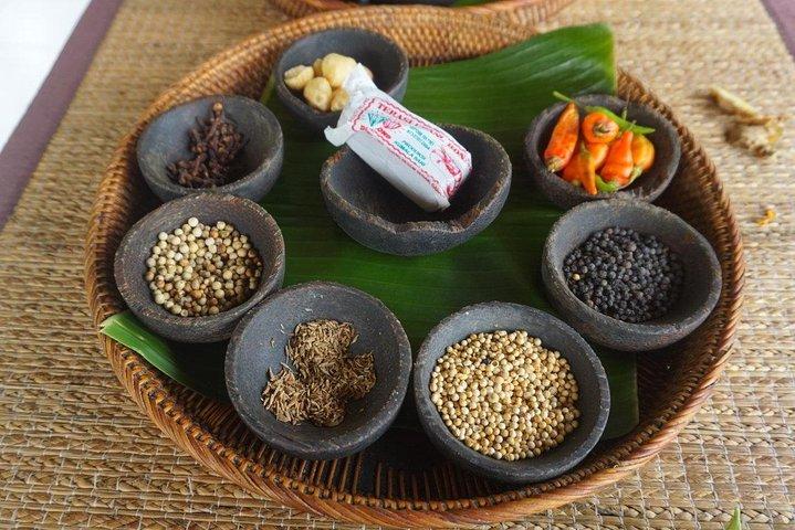 ウブドモンキーフォレストとSPAのバリ料理の料理教室