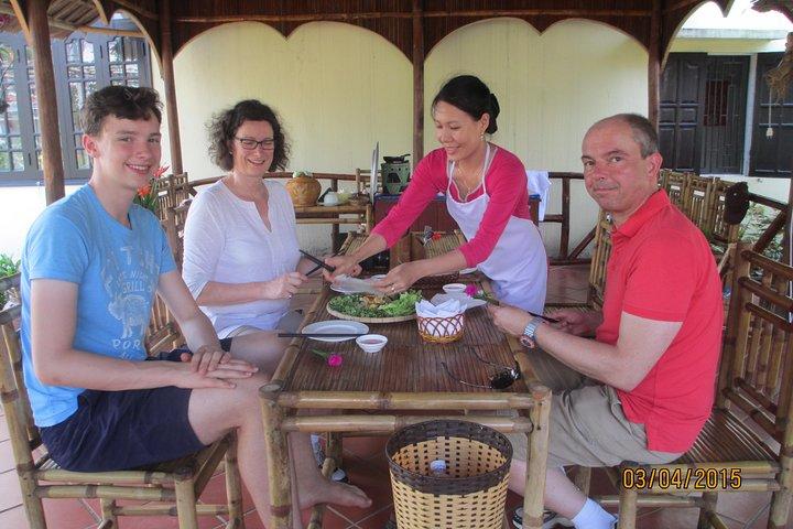 Hoi An countryside biking - Basket Boat - Vegetable village - Local home Cooking