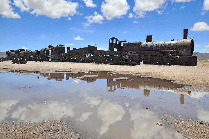 Excursão privada em um dia inteiro em salinas, incluindo o cemitério de trens e almoço em Uyuni