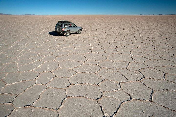 Excursão privada em um dia inteiro em salinas, incluindo o cemitério de trens e almoço em Uyuni
