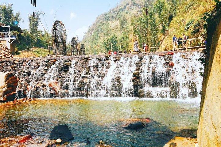 Group tour Sapa 2 days 1 night staying at homestay depart from Hanoi by bus