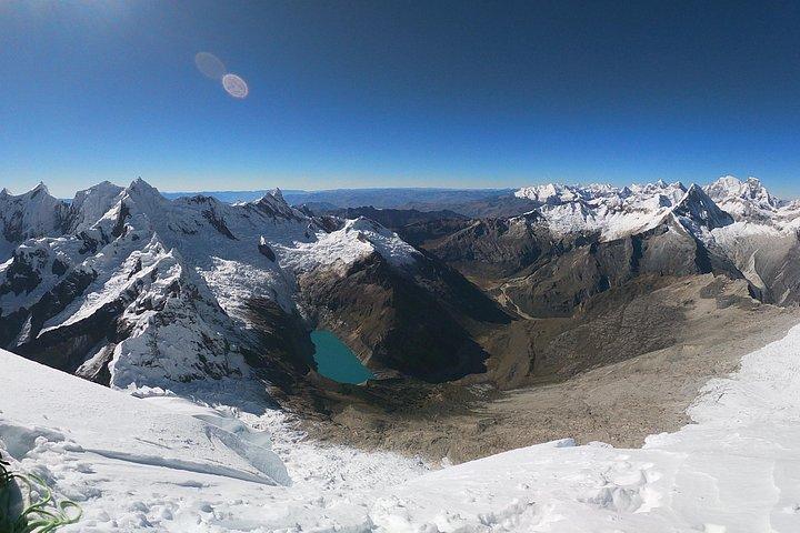アルパマヨに登る「世界で最も美しい山」