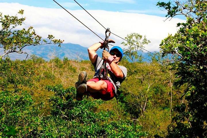 Abenteuertour Heiße Quellen, Ziplining, Wasserrutsche & Kultur