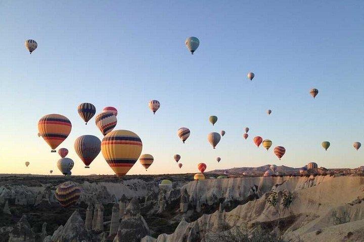 5-Day Istanbul and Cappadocia Tour with a Hot Air Balloon Flight